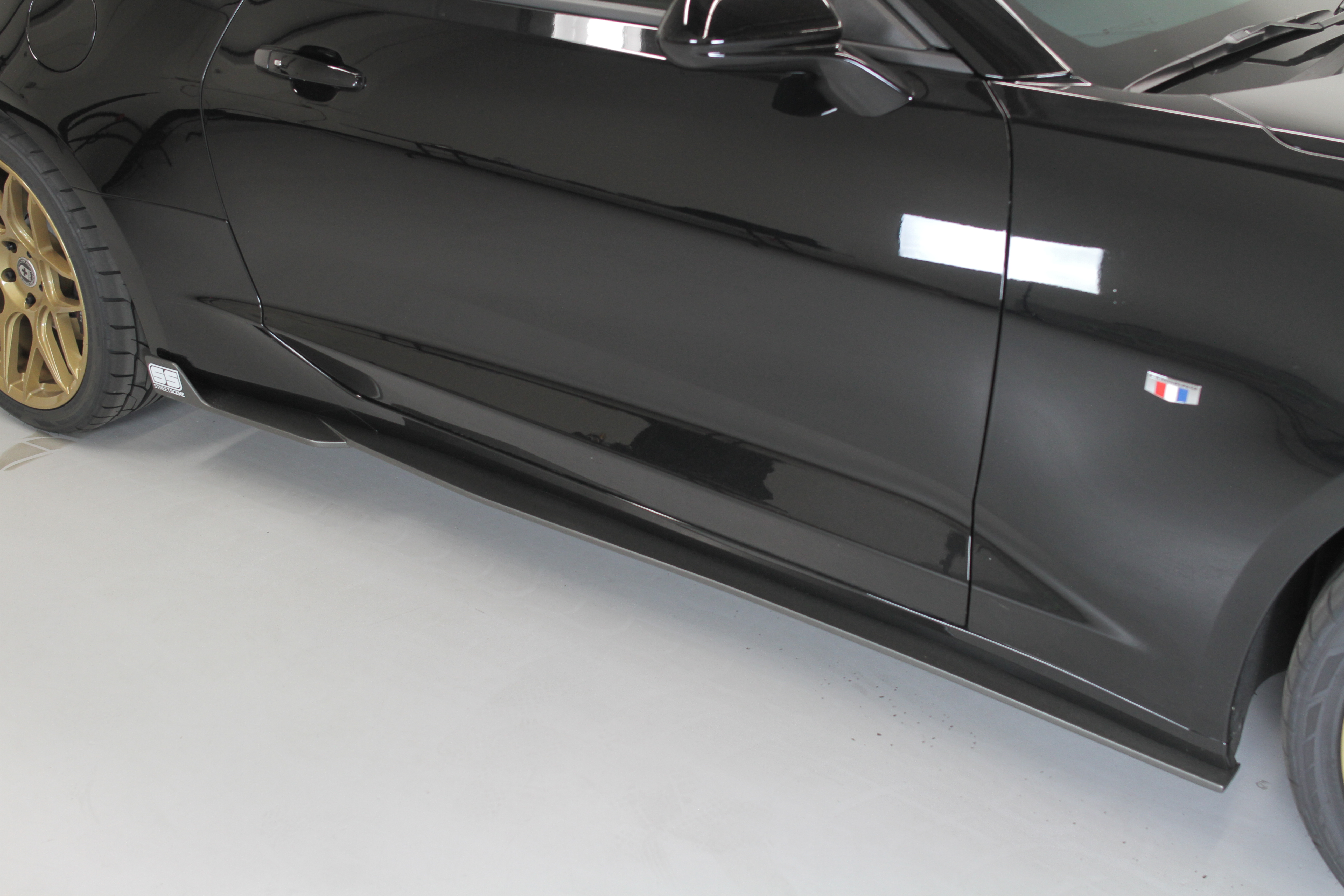 CHEVY CAMARO 2016-2018 SS SIDE SKIRTS URETHANE, PAINTED BLACK