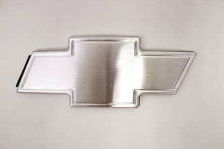 CHEVY TRAILBLAZER FRONT 06-11 BOW TIE SATIN FINISH AND OUTLINE