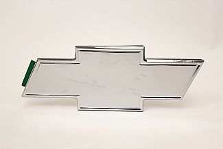 CHEVY AVALANCHE REAR 07-13 BOW TIE WITH CHROME FINISH AND OUTLINE